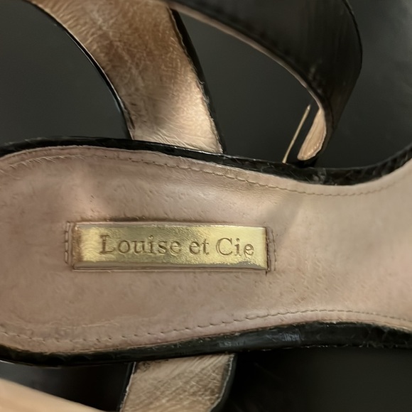 Black Wedge sandal on a faux snakeskin leather look. Ankle strap and gold clasp - Picture 10 of 12